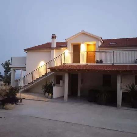 Guest house Nila
