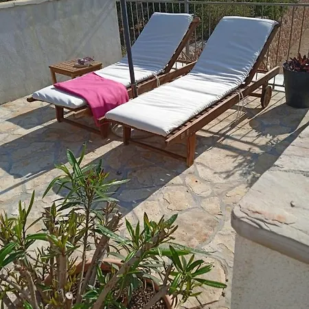 Nila Guest house *
