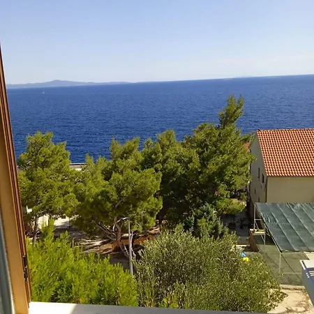 Nila * Sveta Nedelja (Hvar)